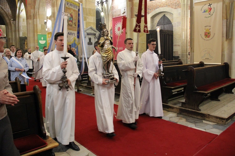Liturgia Wigilii Paschalnej w archikatedrze wrocławskiej 2025