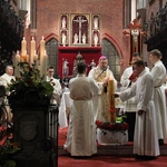 Liturgia Wigilii Paschalnej w archikatedrze wrocławskiej 2025