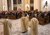 Bp Szkudło w Wigilię Paschalną: Niech w waszym trudnym życiu zwycięży Bóg