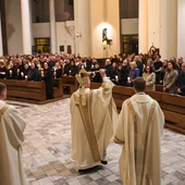 Bp Szkudło w Wigilię Paschalną: Niech w waszym trudnym życiu zwycięży Bóg