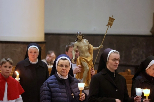 Wigilia Paschalna w katedrze Chrystusa Króla w Katowicach