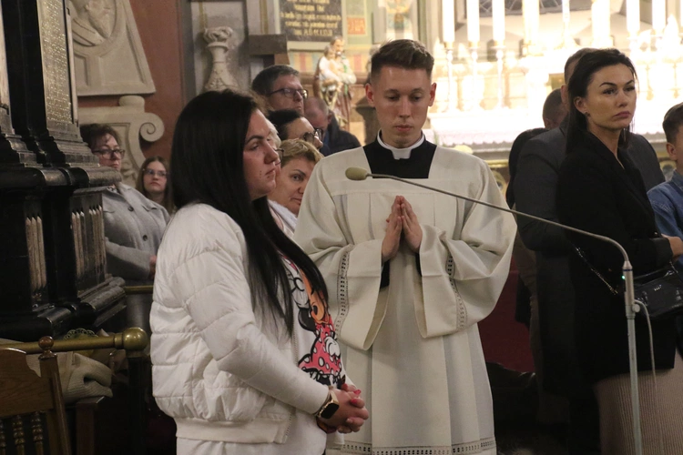 Płock. Wigilia Paschalna w katedrze