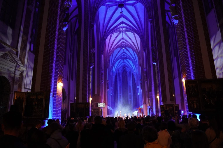 Uwielbienie Wielkanocne w kościele pw. NMP na Piasku we Wrocławiu 