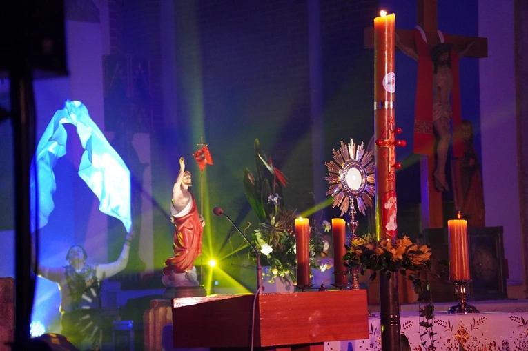 Uwielbienie Wielkanocne w kościele pw. NMP na Piasku we Wrocławiu 