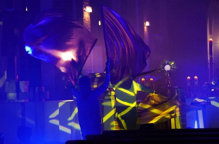 Uwielbienie Wielkanocne w kościele pw. NMP na Piasku we Wrocławiu 