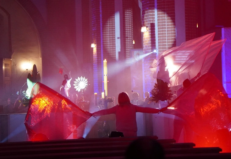 Uwielbienie Wielkanocne w kościele pw. NMP na Piasku we Wrocławiu 