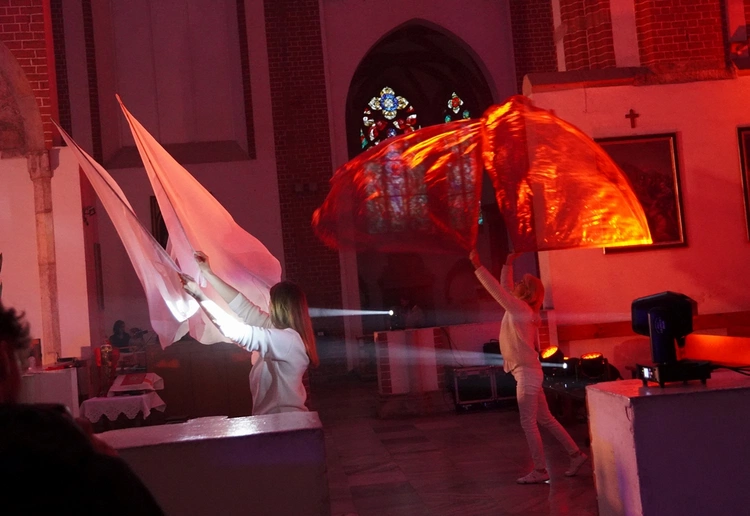 Uwielbienie Wielkanocne w kościele pw. NMP na Piasku we Wrocławiu 