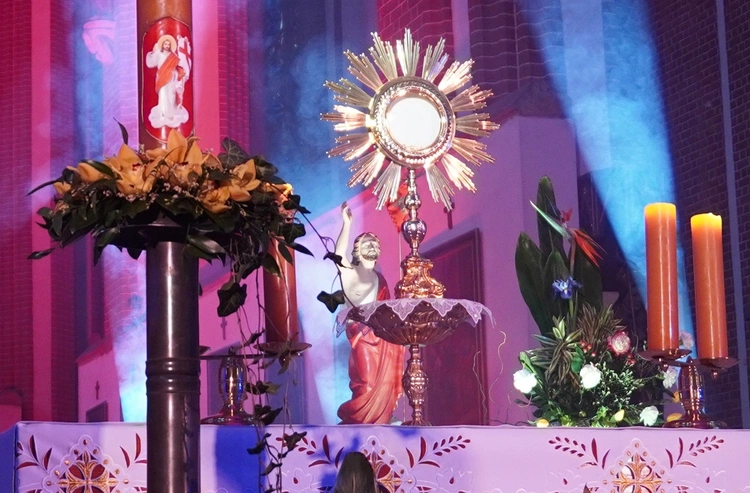 Uwielbienie Wielkanocne w kościele pw. NMP na Piasku we Wrocławiu 