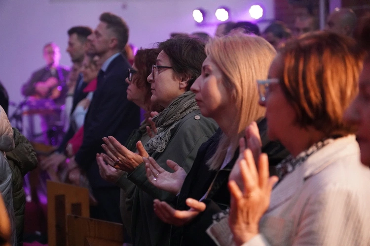 Uwielbienie Wielkanocne w kościele pw. NMP na Piasku we Wrocławiu 