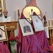 Modlono się za śp. papieża Franciszka, bp Piotra Turzyńskiego i ks. Marka Jagodzińskiego.