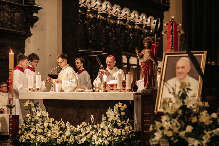 Msza św. w intencji zmarłego papieża Franciszka