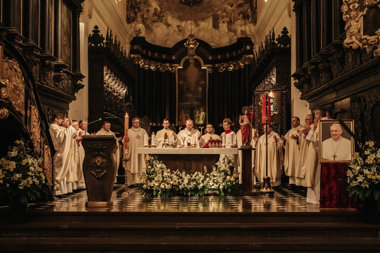 Msza św. w intencji zmarłego papieża Franciszka