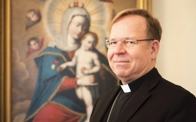 Abp Gintaras Grušas dla „Gościa Niedzielnego”: W samym sercu cierpienia objawia się miłosierdzie Boże 