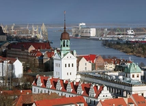 Szczecin to według Piotra Semki miasto kształtujące się w oderwaniu od reszty kraju. 