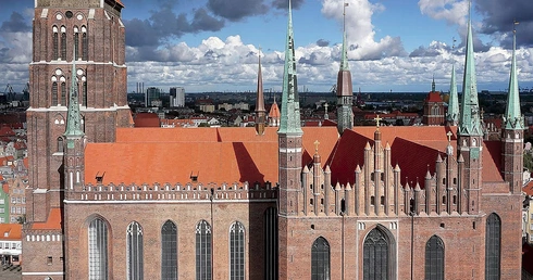 Bazylika Mariacka, największa świątynia archidiecezji, otwiera jeden z pielgrzymkowych traktów.