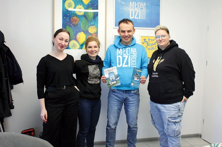 Tworzący organizację (od lewej): Alicja Orszulak, Kateryna Bondarenko, ks. Adam Koppel i Dominika Macha. 