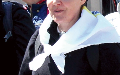 S. Eleonora Dzimiera na co dzień przynależy do wspólnoty Szensztackiego Instytutu Sióstr Maryi w Wodzisławiu Śląskim-Radlinie. Raz w miesiącu przyjeżdża do diecezji gliwickiej,  żeby prowadzić spotkania formacyjne dla rodzin i matek.  Kontakt: s.eleonora@szensztat.pl. 