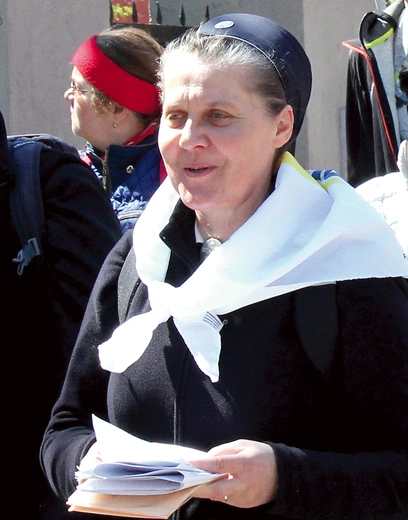 S. Eleonora Dzimiera na co dzień przynależy do wspólnoty Szensztackiego Instytutu Sióstr Maryi w Wodzisławiu Śląskim-Radlinie. Raz w miesiącu przyjeżdża do diecezji gliwickiej,  żeby prowadzić spotkania formacyjne dla rodzin i matek.  Kontakt: s.eleonora@szensztat.pl. 