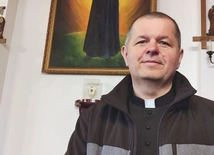 Obraz św. s. Faustyny Kowalskiej i jej relikwie będą towarzyszyły modlącym się za dusze zmarłych.