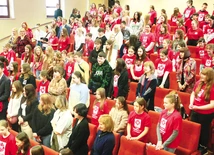 Siłą katolickiej organizacji są wolontariusze, którzy angażują się w różne dzieła.