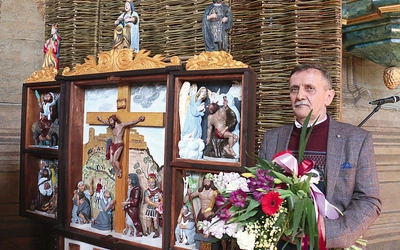 Jacek Pożyczka dziękuje wszystkim, którzy wspierali go duchowo w czasie tworzenia pracy.