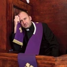 Ks. Rafał Masztalerz jest proboszczem parafii Wniebowzięcia NMP w Różance. Od 2015 r. pełni posługę misjonarza miłosierdzia.