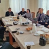 Spotkanie abp. Józefa Kupnego z przedstawicielami różnych struktur synodalnych.