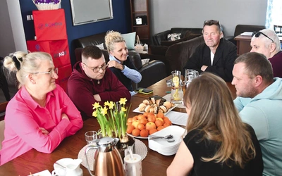 Spotkanie dla prasy zorganizowane przez mieszkańców i przedstawicieli fundacji w Domu Sąsiedzkim przy konkatedrze.