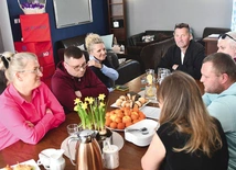 Spotkanie dla prasy zorganizowane przez mieszkańców i przedstawicieli fundacji w Domu Sąsiedzkim przy konkatedrze.