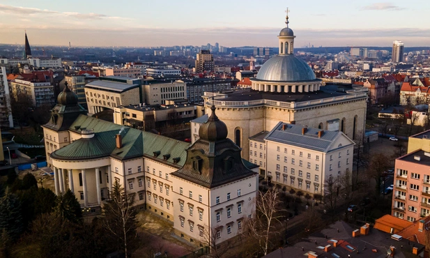 Katowice. W czwartek o godz. 18.00 Msza św. w intencji zmarłego papieża Franciszka 