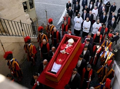 Przeniesienie ciała Papieża Franciszka do Bazyliki Watykańskiej