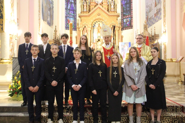 Bierzmowanie w Porąbce Uszewskiej 2025