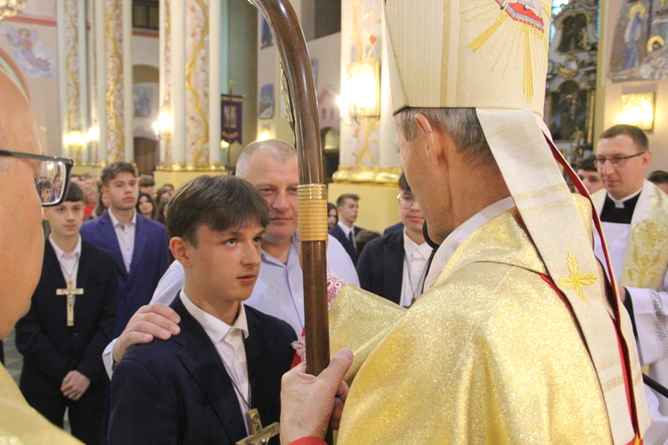 Bierzmowanie w Porąbce Uszewskiej 2025