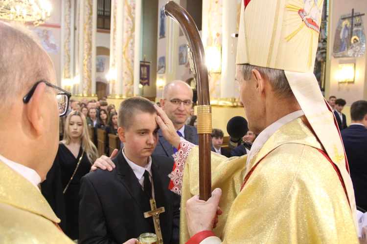 Bierzmowanie w Porąbce Uszewskiej 2025