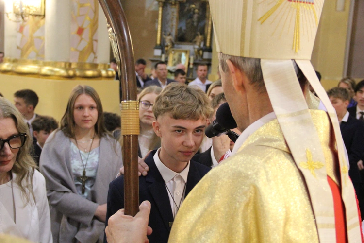 Bierzmowanie w Porąbce Uszewskiej 2025