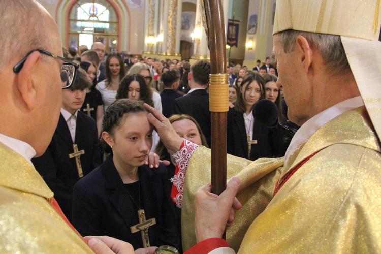 Bierzmowanie w Porąbce Uszewskiej 2025