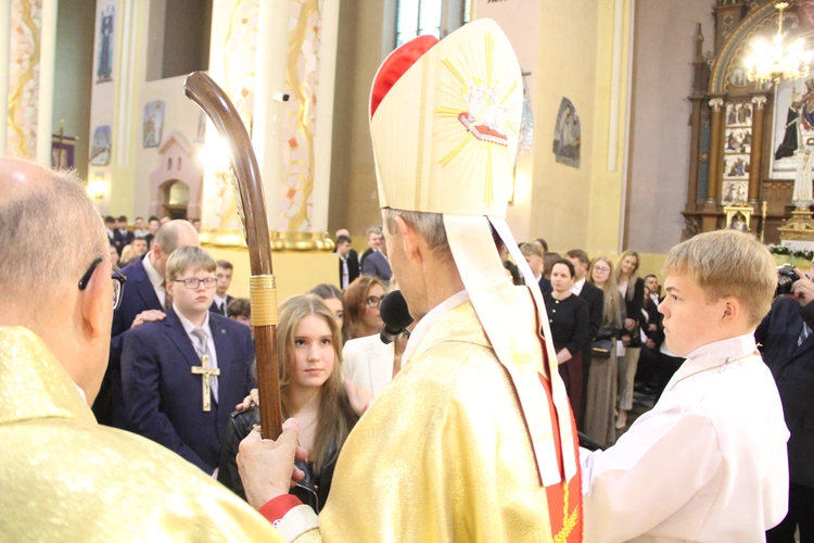 Bierzmowanie w Porąbce Uszewskiej 2025