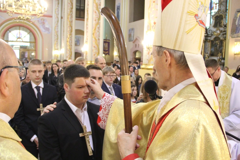 Bierzmowanie w Porąbce Uszewskiej 2025