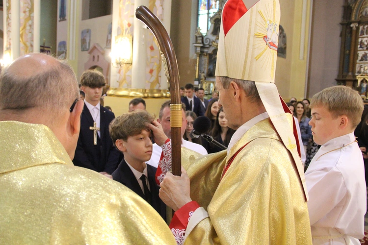 Bierzmowanie w Porąbce Uszewskiej 2025