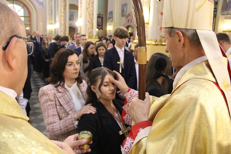 Bierzmowanie w Porąbce Uszewskiej 2025