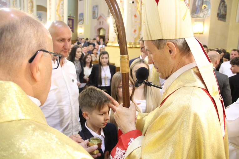 Bierzmowanie w Porąbce Uszewskiej 2025