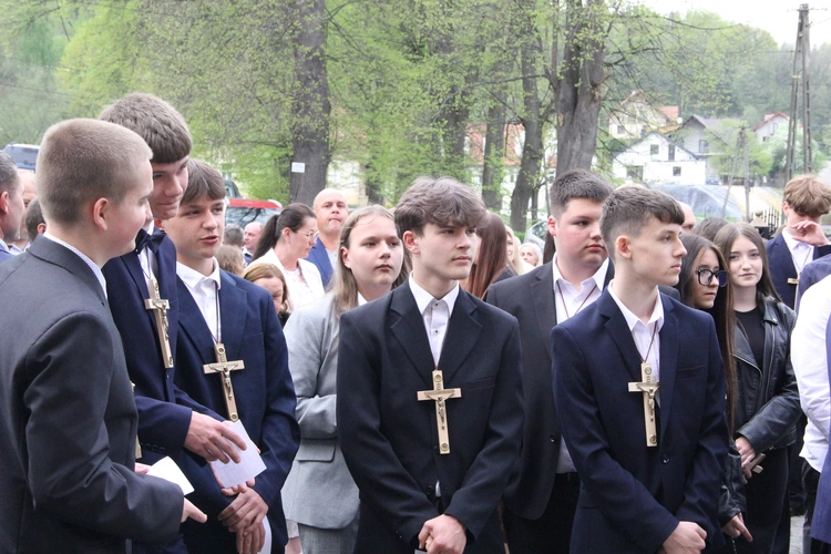 Bierzmowanie w Porąbce Uszewskiej 2025