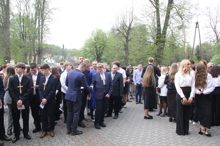 Bierzmowanie w Porąbce Uszewskiej 2025