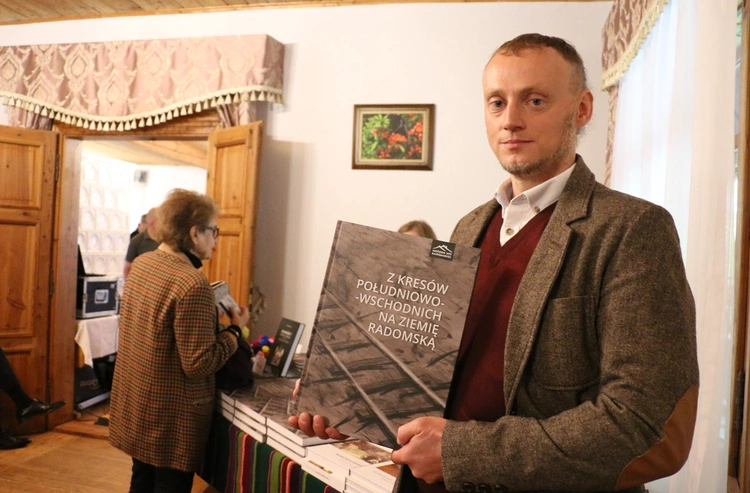 Kuratorem wystawy jest Marcin Stańczuk.