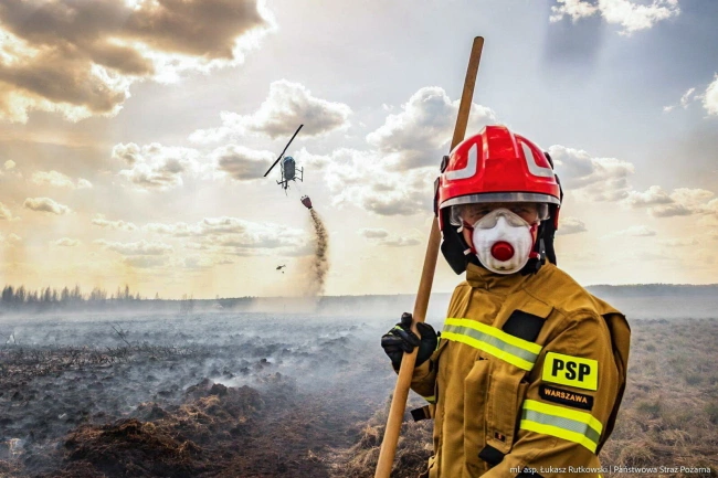 Gaszenie pożaru trzcinowisk