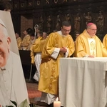 Msza św. za Franciszka w archikatedrze warszawskiej