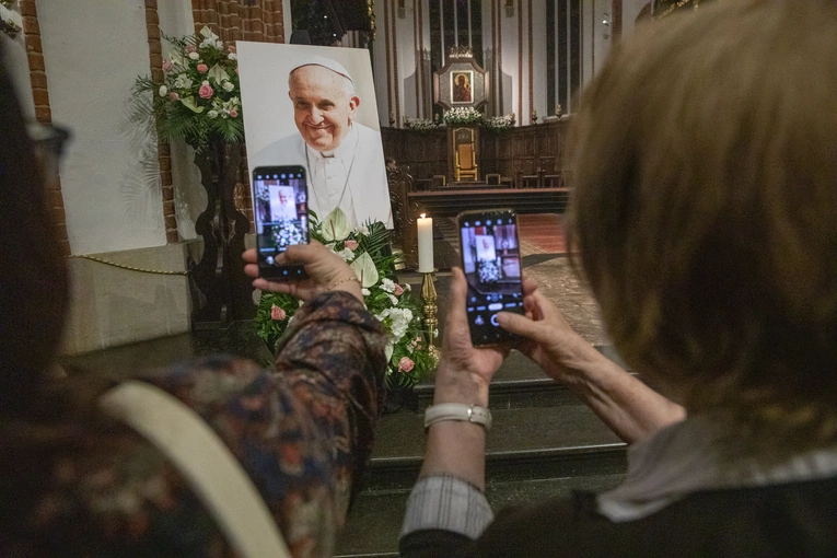 Warszawiacy modlili się za Franciszka