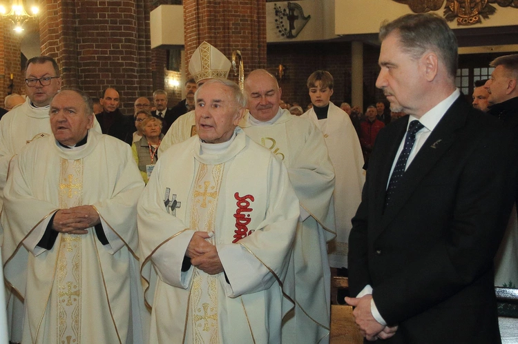 Msza św. inaugurująca zjazd NSZZ "Solidarność", cz. 1