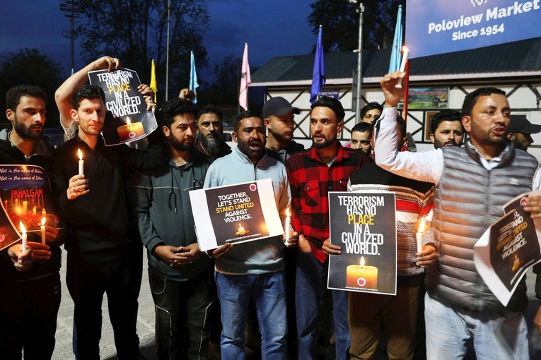 Protest po zamachu