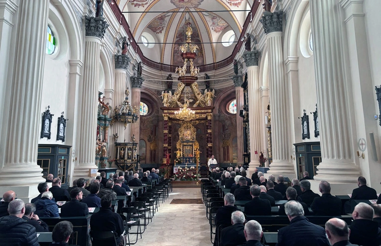 Kapłaństwo, czyli pokora i godność